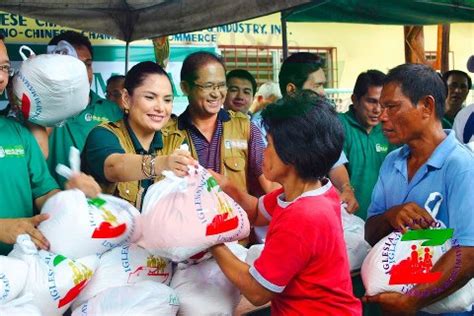 pagtulong sa mga kababayan na walang hinihinging kapalit|Repleksiyon: Ang ginagawa mo sa kapwa ay ginagawa mo sa .